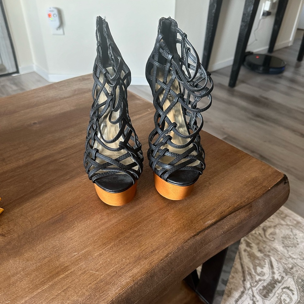 Bebe wedges